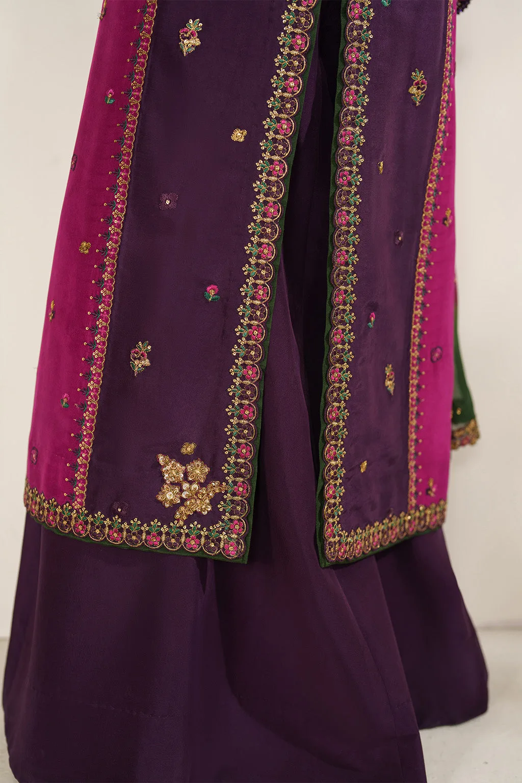 Embroidered formal three‑piece suit in silk, organza and chiffon – view 8 – Poshaq