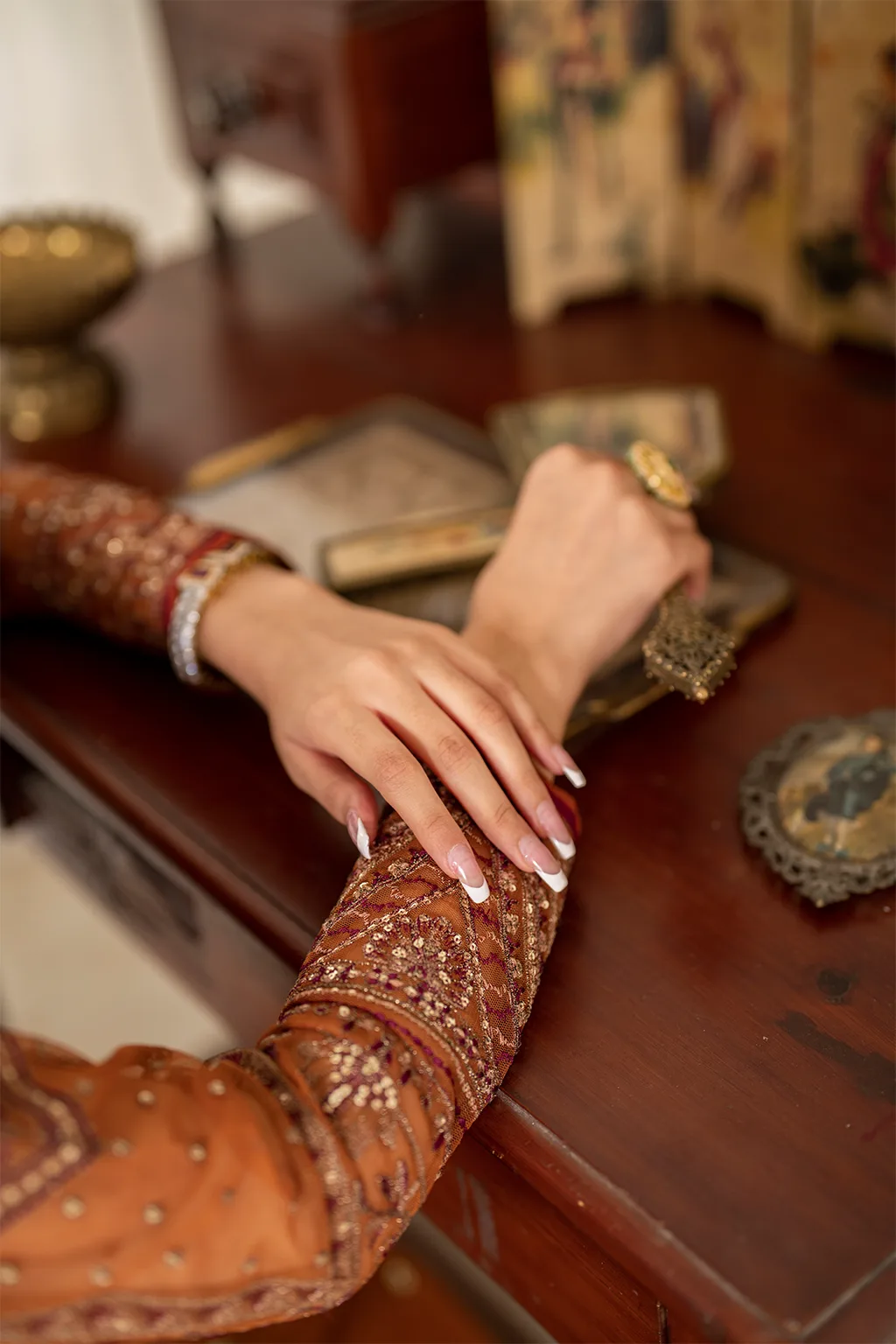 Embroidered net top with raw silk trouser and organza dupatta in natural tones – view 6 – Poshaq