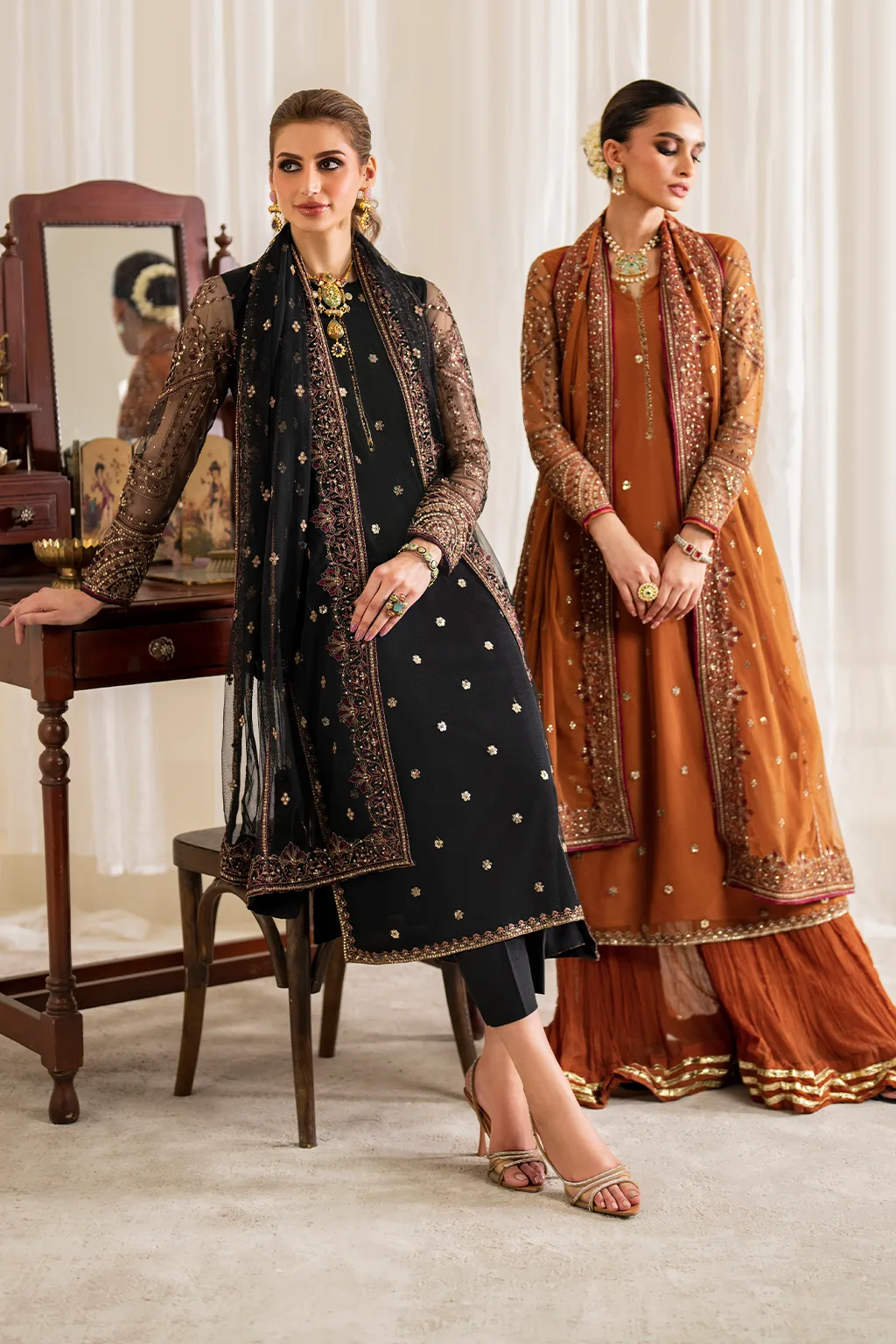 Embroidered net top with raw silk trouser and organza dupatta in natural tones – view 9 – Poshaq