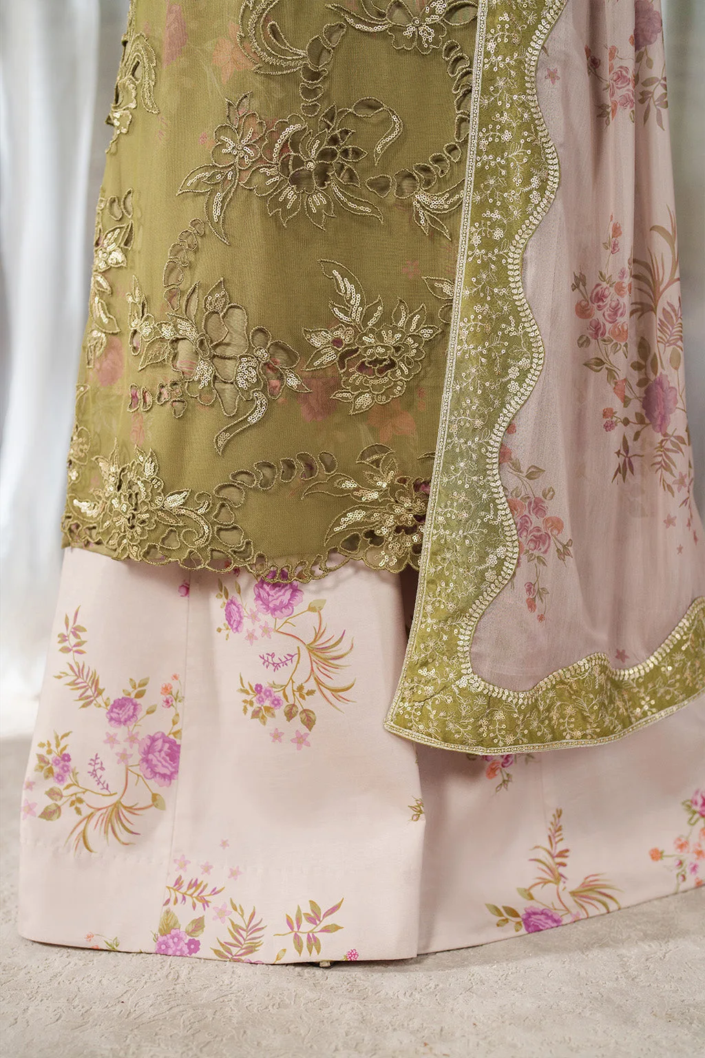 Green printed formal set with raw silk shirt and chiffon dupatta – view 2 – Poshaq
