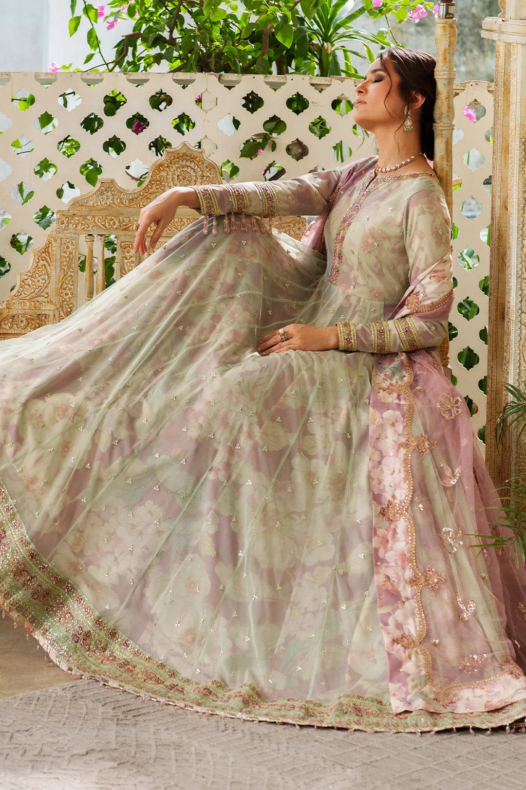 Green formal set with printed raw silk shirt and organza layers – view 10 – Poshaq