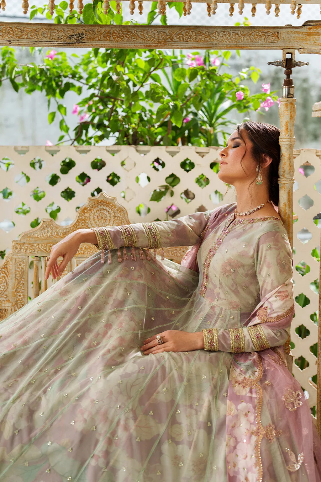 Green formal set with printed raw silk shirt and organza layers – view 11 – Poshaq