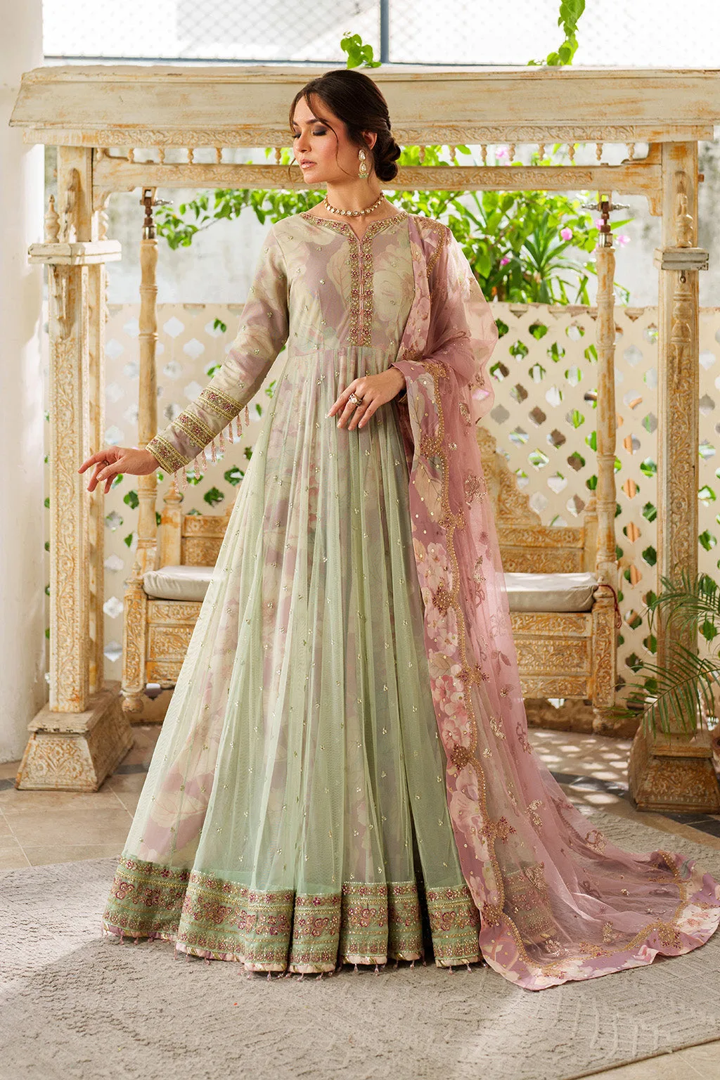 Green formal set with printed raw silk shirt and organza layers – view 5 – Poshaq