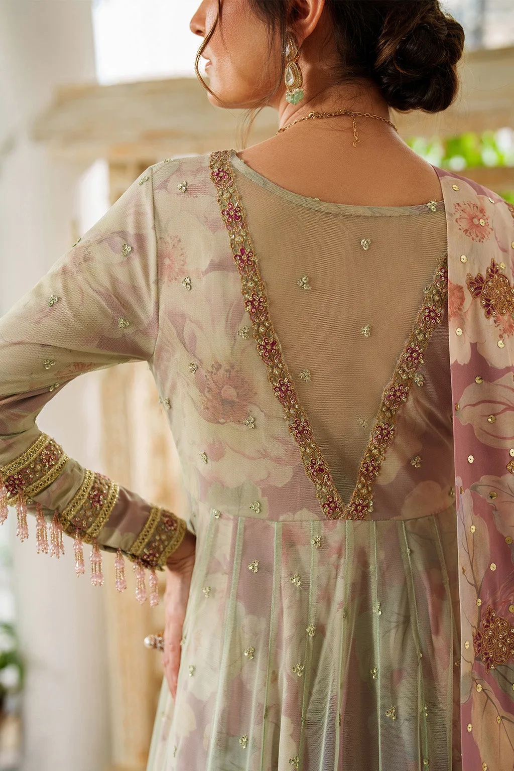 Green formal set with printed raw silk shirt and organza layers – view 6 – Poshaq
