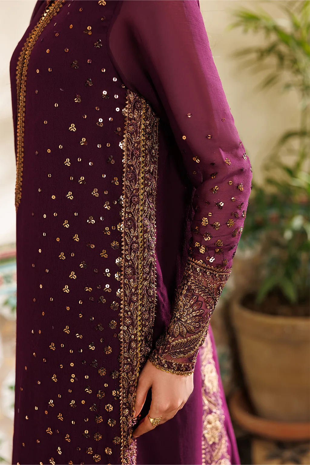 Embroidered chiffon formal set with raw silk trouser and organza detailing – view 3 – Poshaq