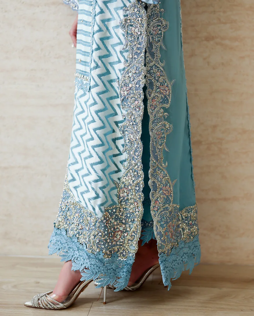 Silver three‑piece festive set with silk shirt, raw silk trousers and organza dupatta – view 4 – Poshaq