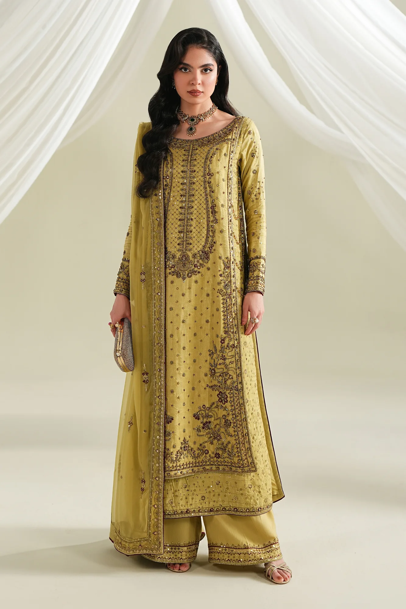 Raw silk shirt with crinkled dupatta and silk culottes in soft gold tone – view 1 – Poshaq