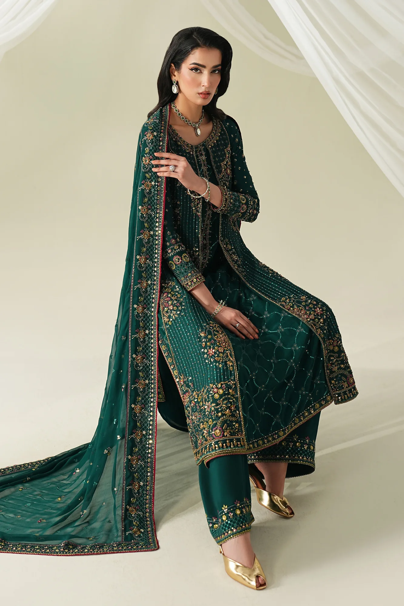 Green formal outfit with georgette shirt, silk dupatta and raw silk culotte – view 3 – Poshaq