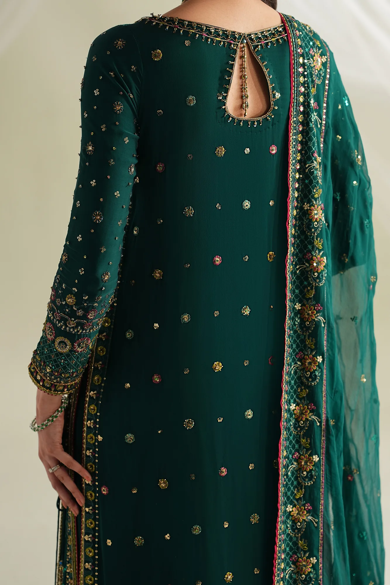 Green formal outfit with georgette shirt, silk dupatta and raw silk culotte – view 4 – Poshaq