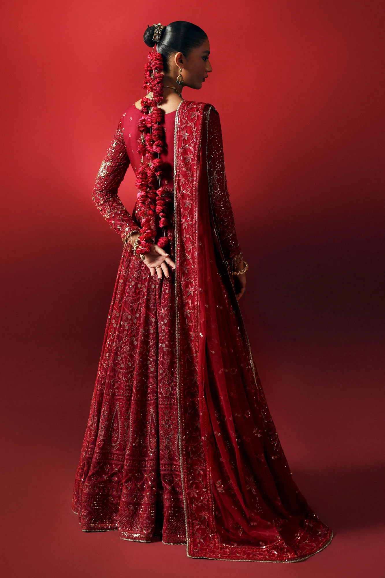 Red formal set with raw silk trousers and chiffon top, embroidered details – view 2 – Poshaq