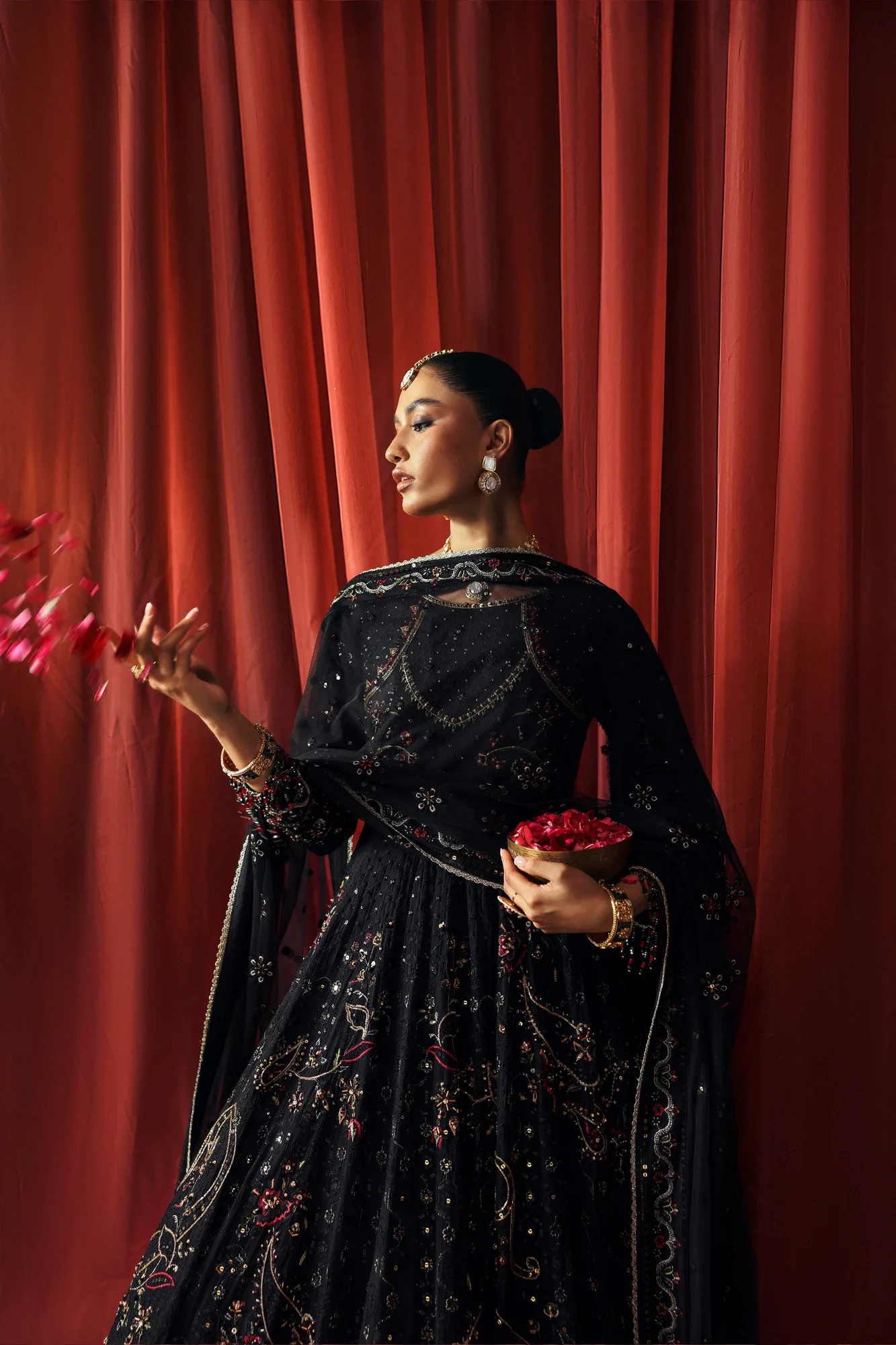 Raw silk formal suit with crinkled maxi, trousers and net dupatta – view 3 – Poshaq