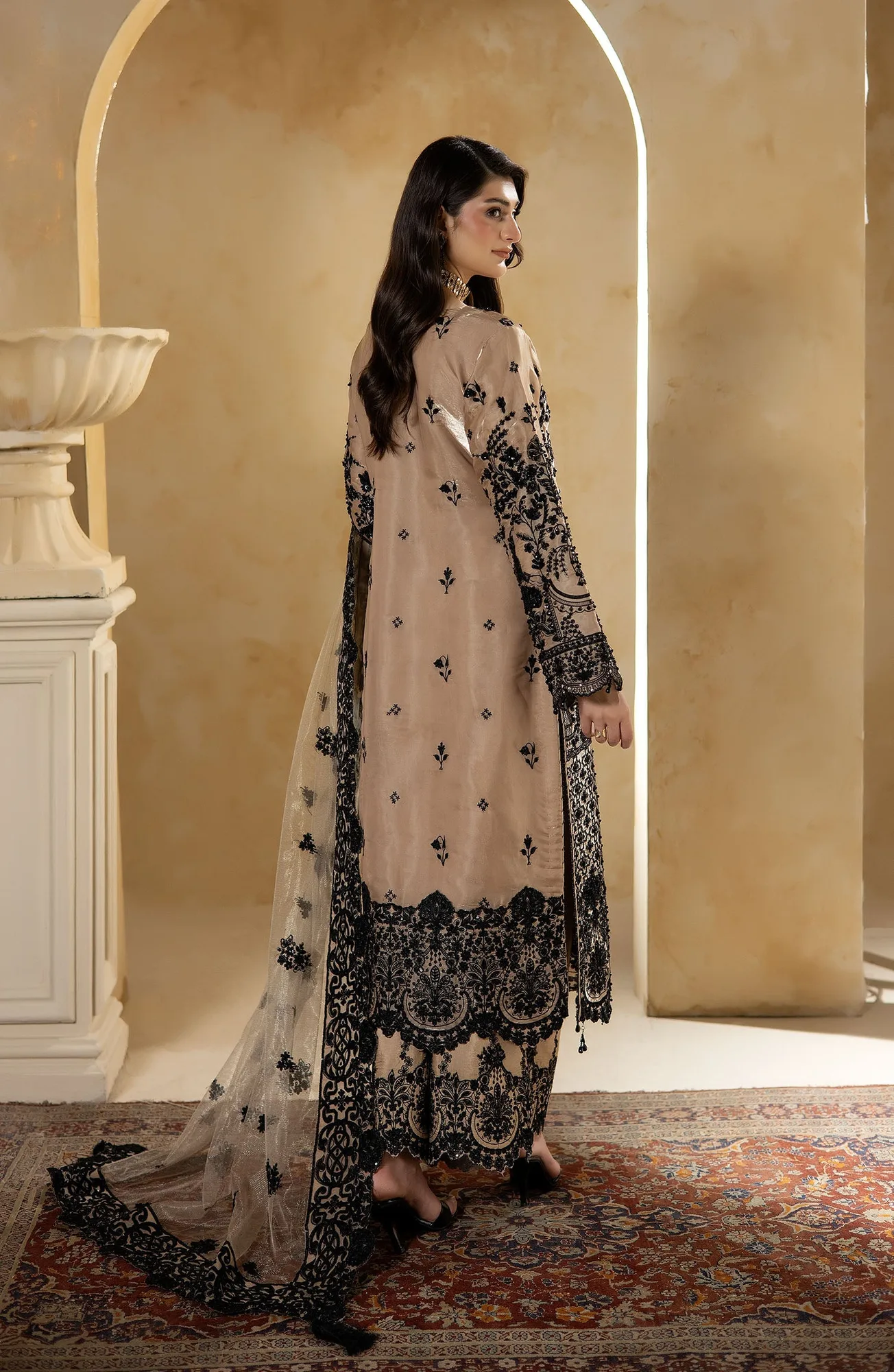 Raw silk shirt, silk trousers and net dupatta in a formal set – view 3 – Poshaq