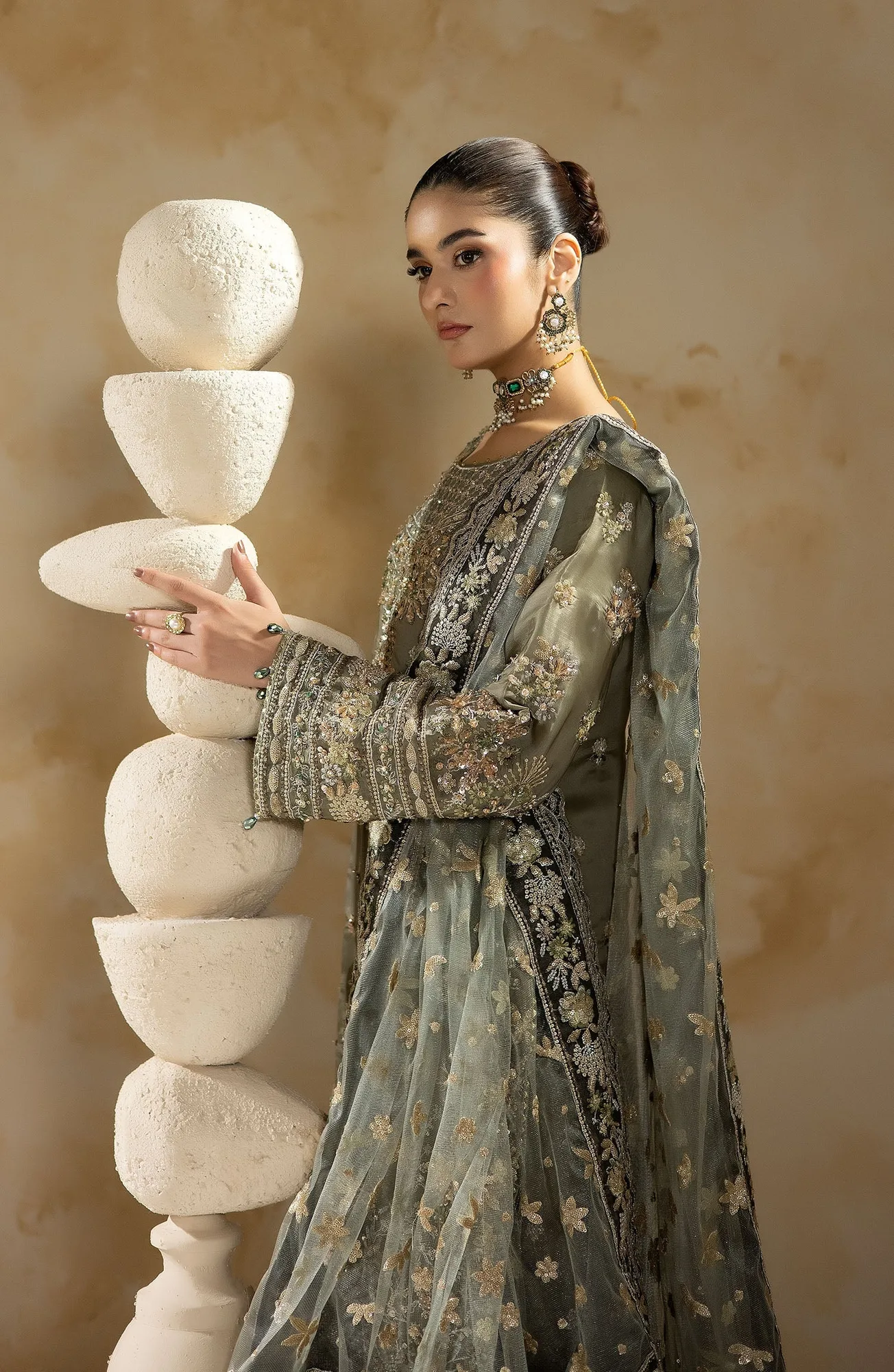 Raw silk shirt, silk trousers and net dupatta in a formal three‑piece set – view 4 – Poshaq