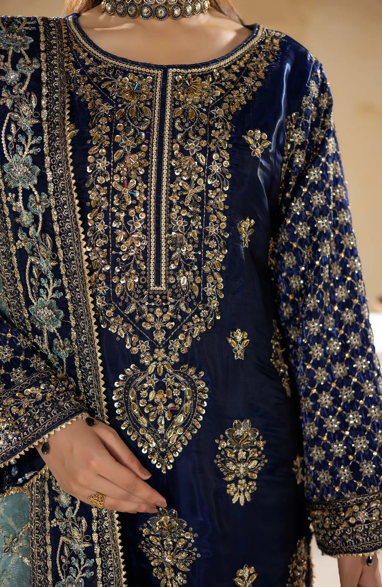 raw silk suit with net dupatta and embroidered details – view 4 – Poshaq