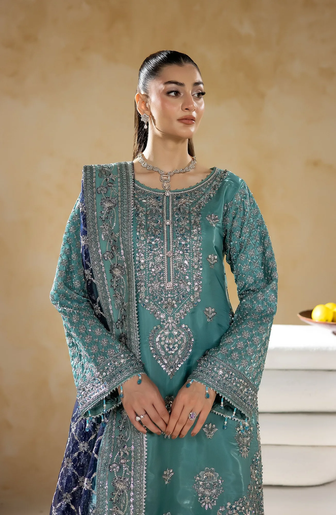 Raw silk shirt with net dupatta and silk trousers, rich texture – view 2 – Poshaq